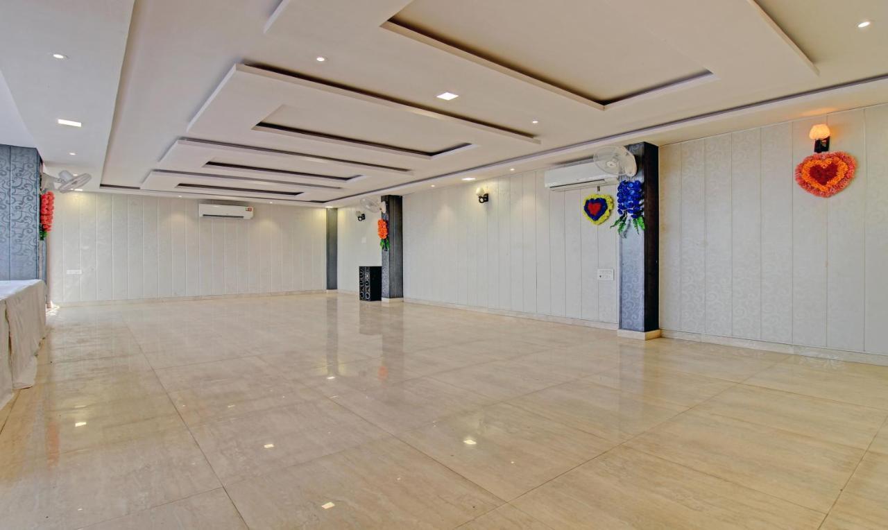 Treebo Trend Wedding Bells Kanpur Hotel Exterior foto